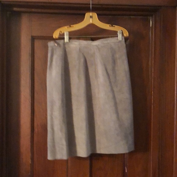 Gap Grey Suede wrap skirt - Size 10 - Picture 14 of 15